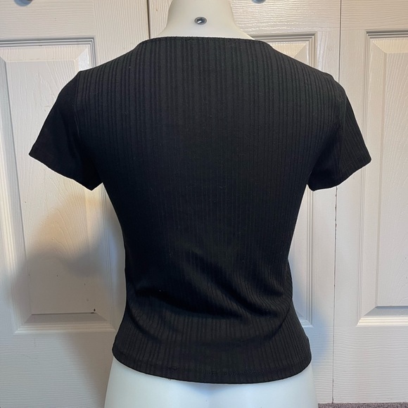 Forever 21 Black V-Neck Ribbed Top - Picture 2 of 3